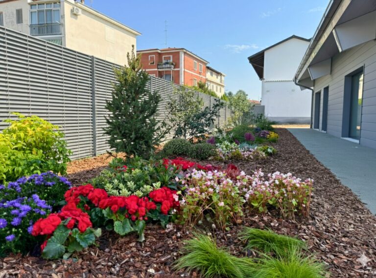 Un giardino moderno: colore e design