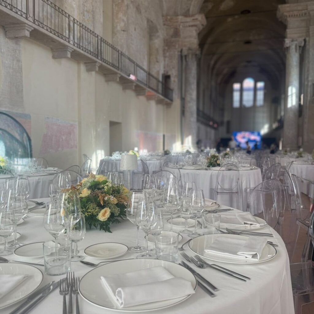 Allestimenti floreali per la cena di gala per Risò 2026: il lavoro di Verdissima a Vercelli