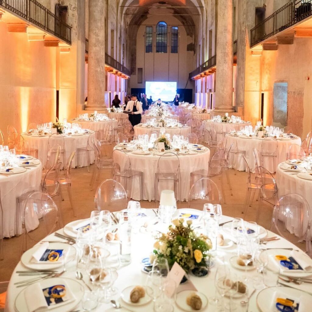 Allestimenti floreali per la cena di gala per Risò 2026: il lavoro di Verdissima a Vercelli